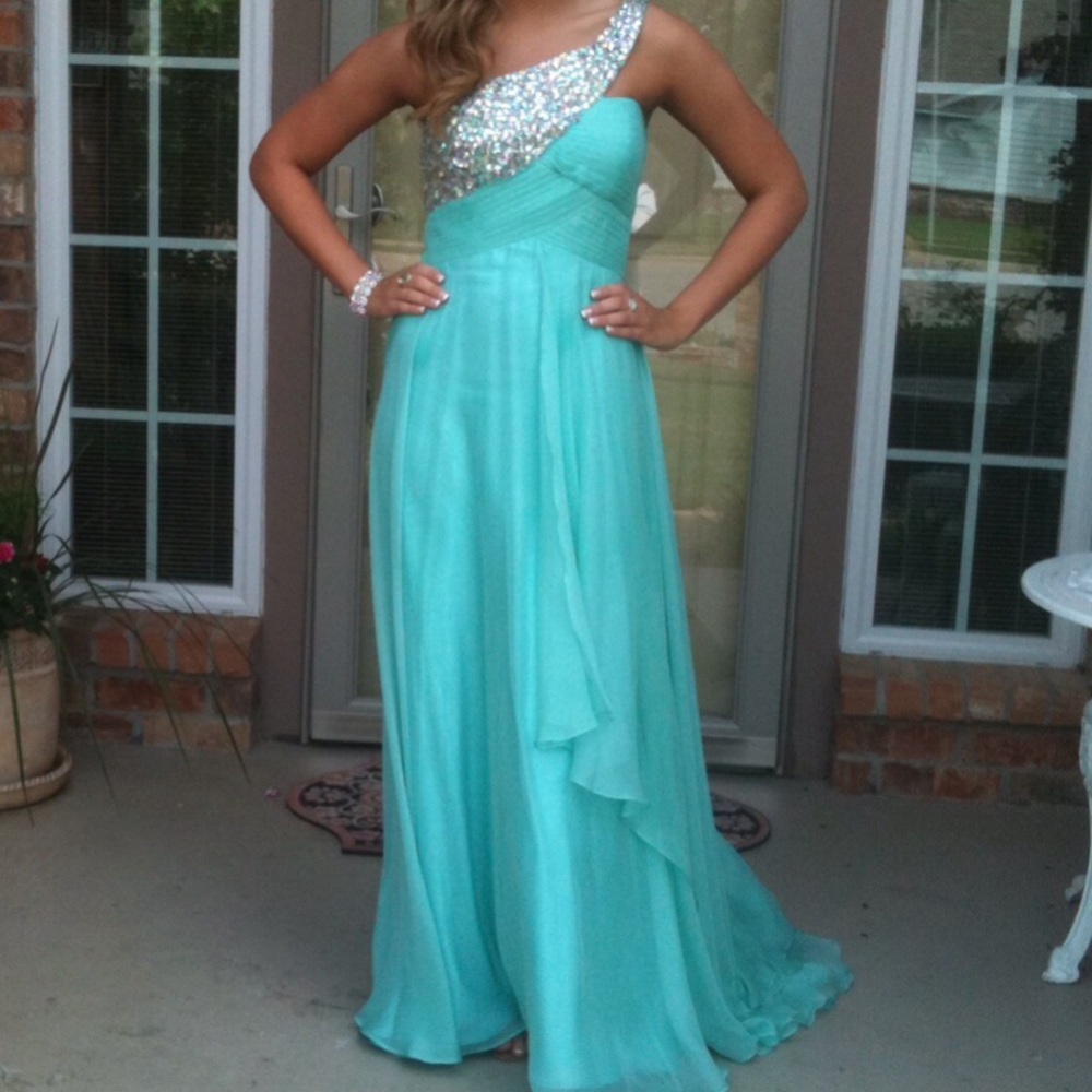 Tony Bowls one shoulder gown